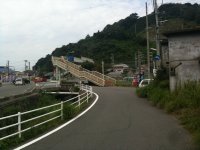 疲れた足に歩道橋か・・・・